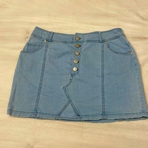 EUC Jack by BB Dakota size 4 mini Jean skirt button up light blue 99% cotton